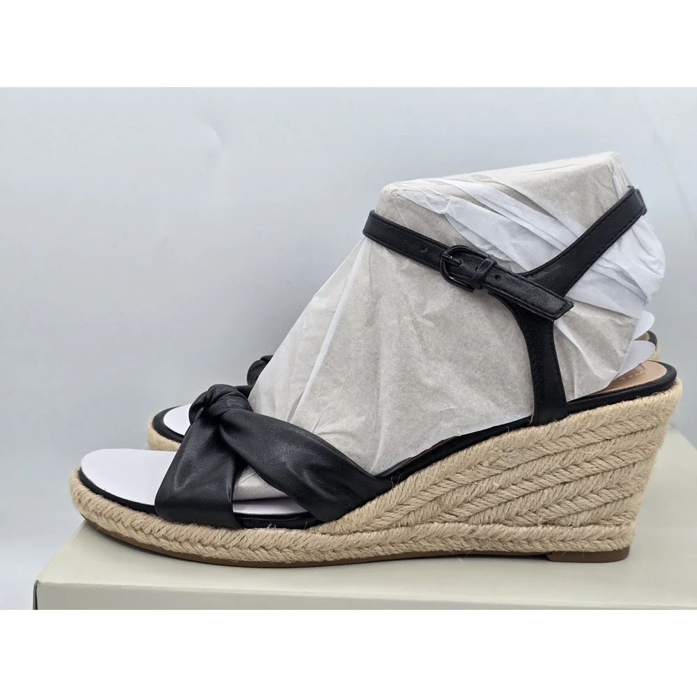 Bandolino Women's‎ Justyne3 Wedge Sandal Black / Woven - Size: 8.5 M